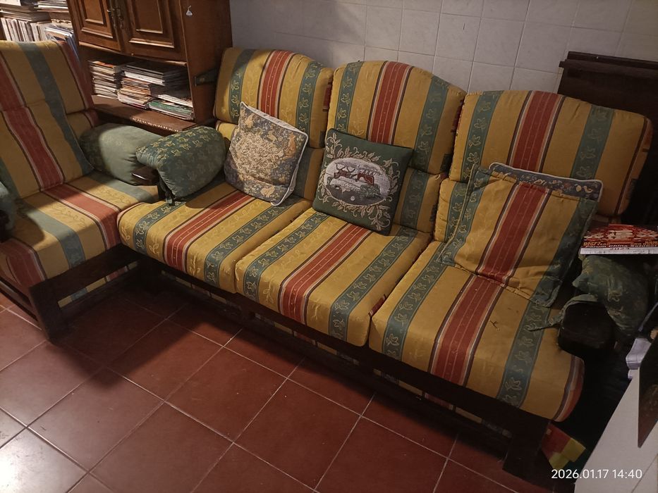 Sofá-cama e sofá individual