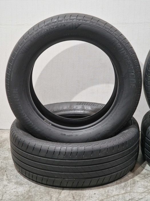 4 Pneus 235/55R18 BRIDGESTONE Semi Novos