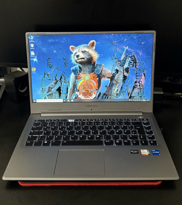 Ноутбук MEDION i5-1135G7 / 8GB / SSD 256GB / 15.6 IPS Full HD