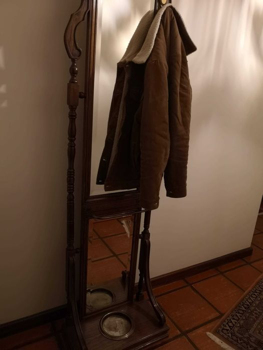 Bengaleiro com porta guarda-chuvas