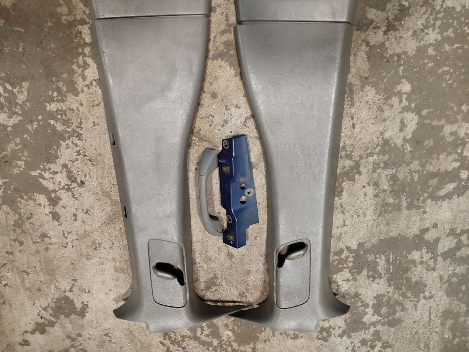 Стойки не обрізані РеноТрафік ОпельВіваро НіссанПрімастар