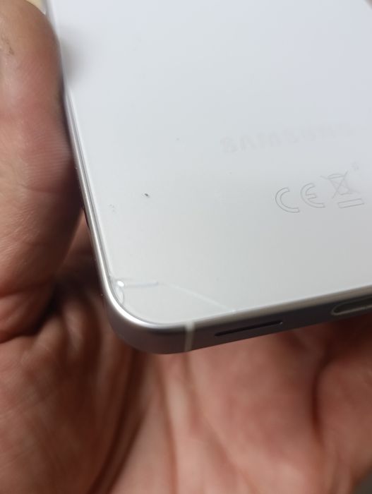 Смартфон Samsung S25 наложенным платежом не отправяю