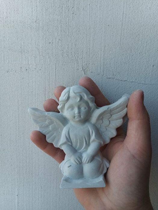 Figurki z gipsu aniołki misie samochody