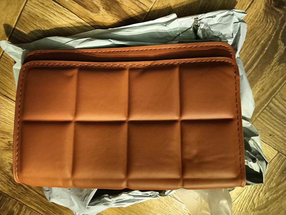 Pikowana torebka w kolorze brązowym