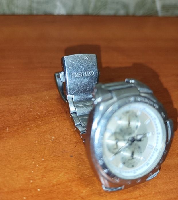Продам часы Seiko chronograph