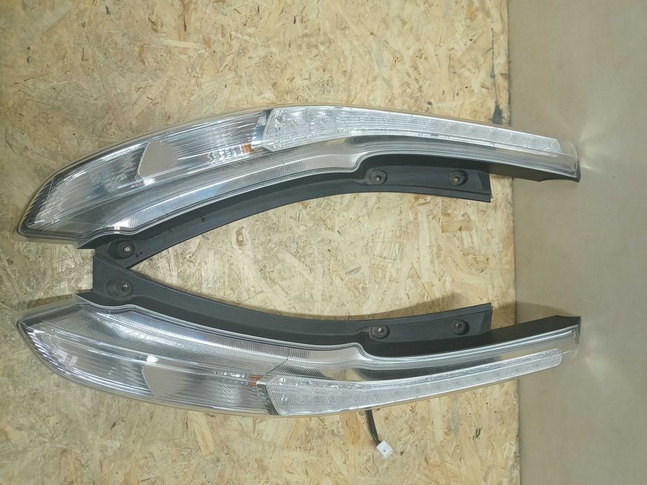 Nissan Leaf 10-17 lampa tył tylna oryginał demontaż prawa lewa
