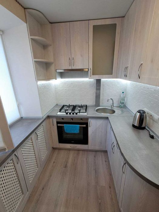 Одно кімнатна квартира з євроремонто,  вул.Полтавська 10.