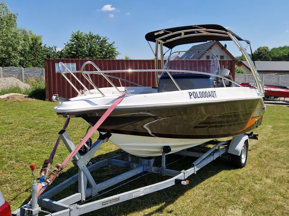 Łódź motorowa Mazury M550 Silnik EVINRUDE Przyczepa