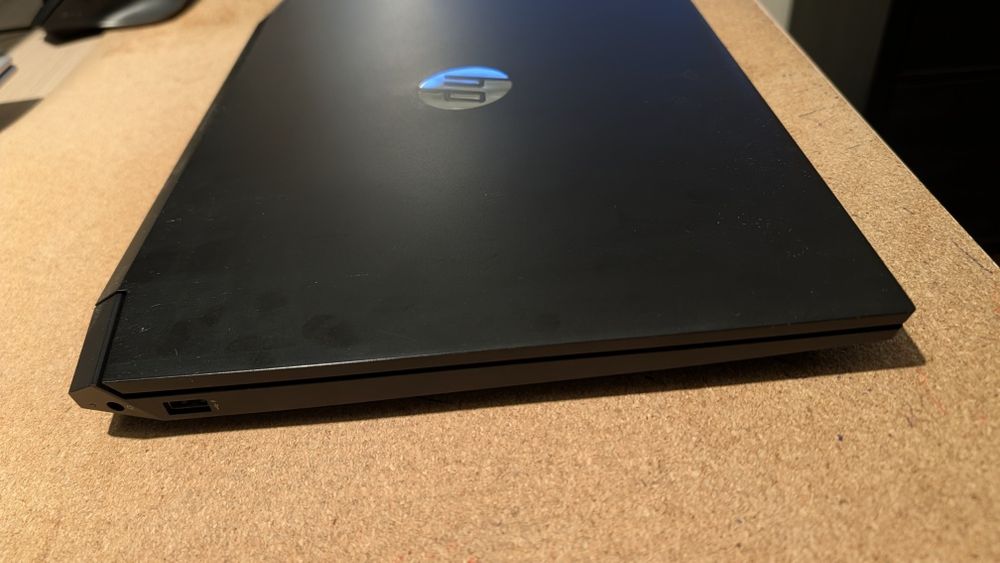 Portátil Gaming HP Pavilion 15 (15-ec2000) - 32GB RAM / Ryzen 5 / GTX 1650 / 144Hz