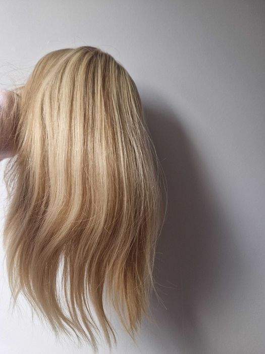 Topper Liza 40 cm z włosów naturalnych baleyage blond/ firma Hairlux