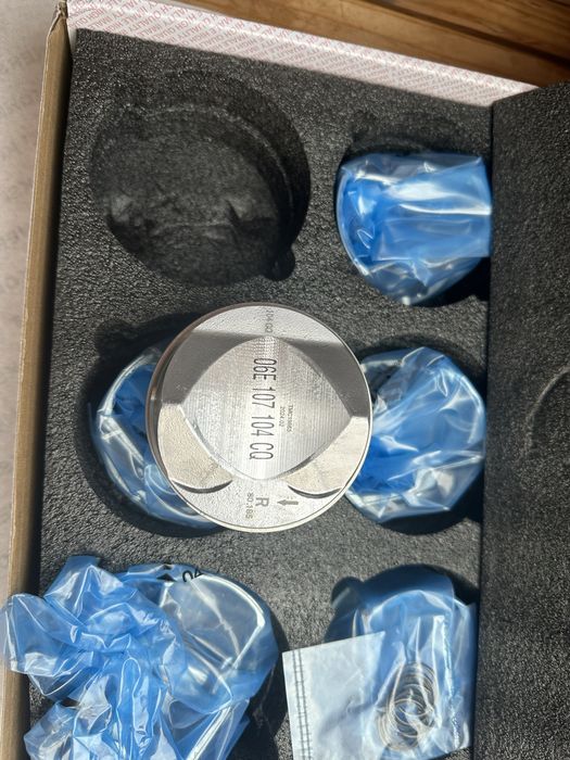 Поршень, поршні audi 2.5 tfsi