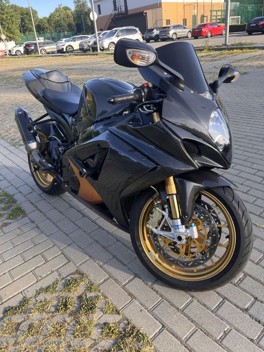 Продам suzuki gsxr 1000 k7-k8