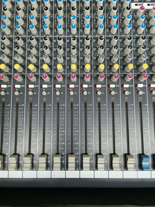 Mesa de som 16 canais Allen&Heath + case