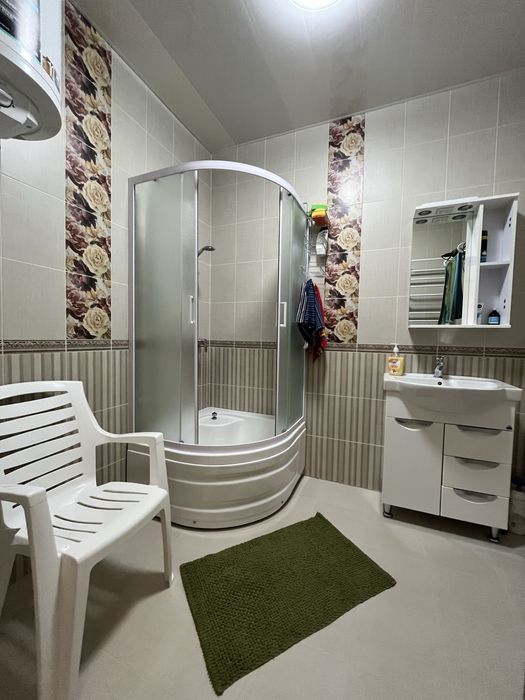 Готовий будинок біля лісу,поруч міста,готовий до заселення.