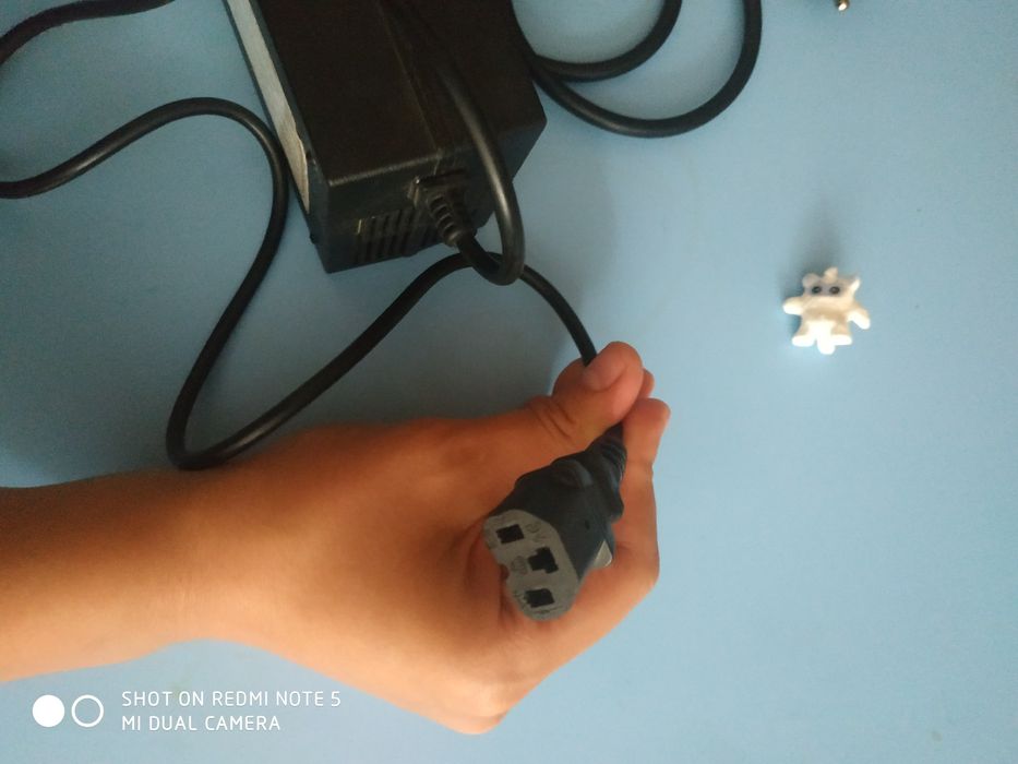 Продам зарядное устройство