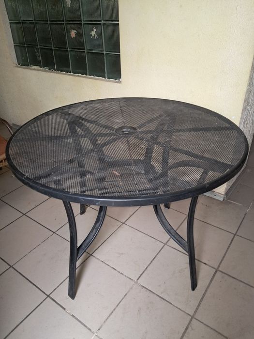 Стол круглый металлический