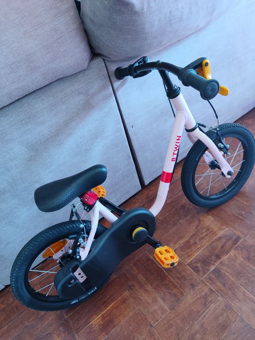 Bicicleta  B'Twin Discover 500 de 14 polegadas.