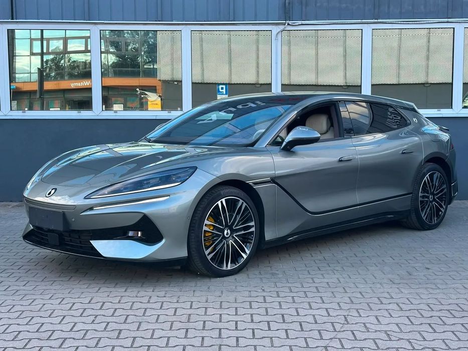 Denza Z9 GT Denza Z9 GT Ultra | Dostępność od ręki w Warszawie