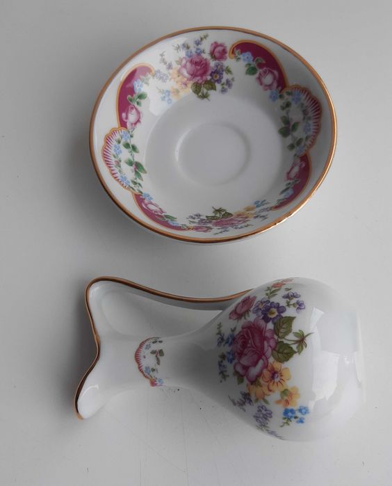 Jarro com Base, pequenas dimensões "T. Limoges"
