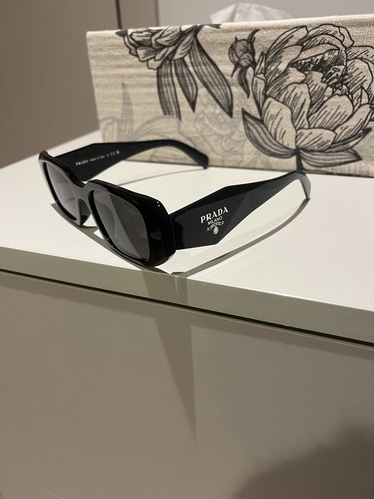 Okulary damskie Prada