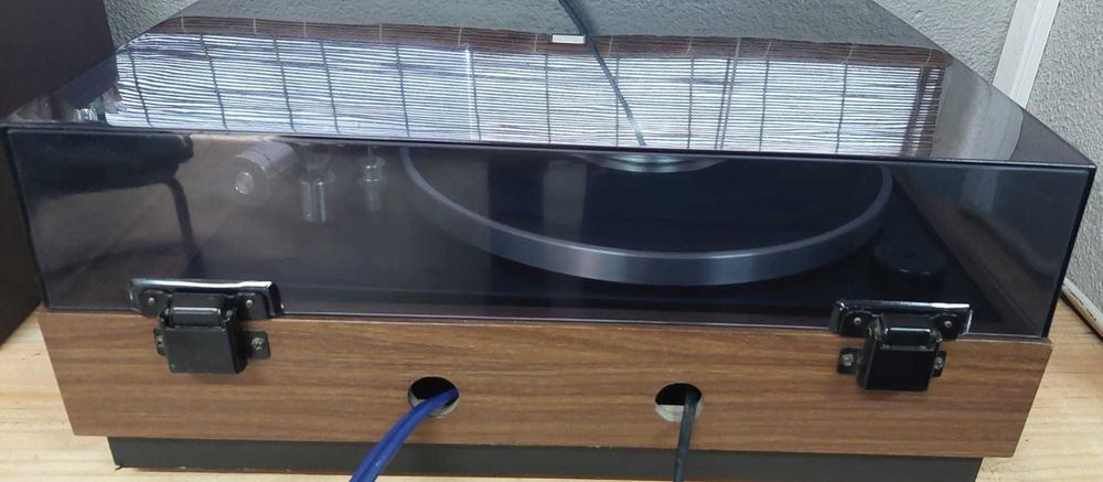 Gira-Discos Rotel RP-1000