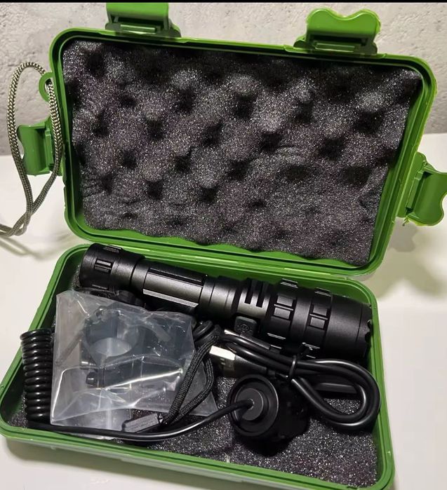 Ліхтар тактичний на зброю