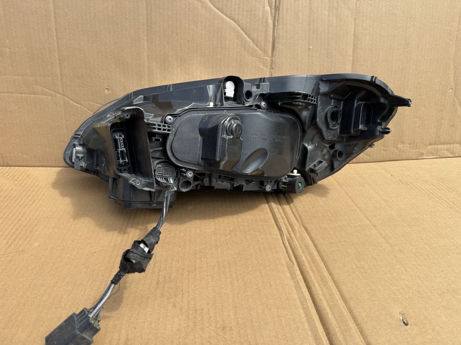 Volvo xc60 lift reflektor bi-xenon DBL  skretny 31420.250