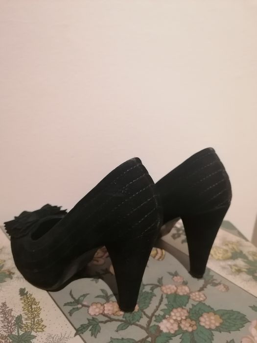 Par de Sapatos Salto