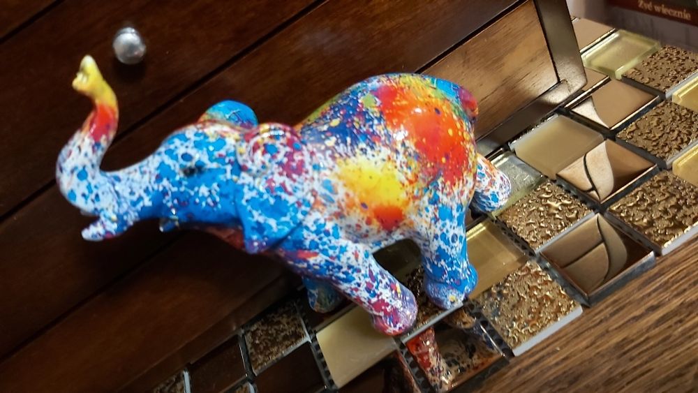 Sprzedam słonik figurka nowa