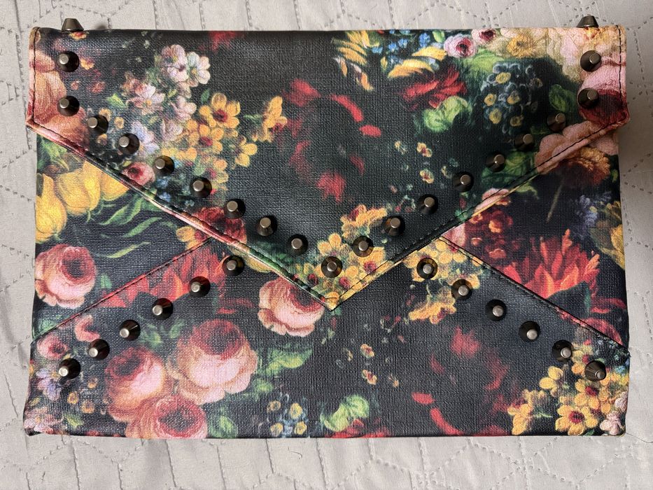 Клатч-конверт з квітковим принтом