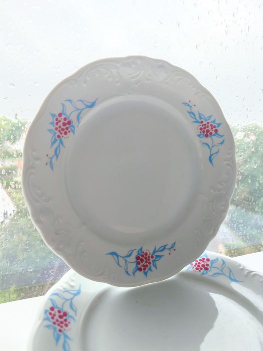 Talerze śniadaniowe Wałbrzych PRL 17,5cm 2sztuki trzecia gratis