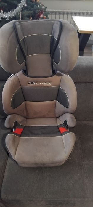 Fotelik samochodowy cybex solution bez isofix używany.