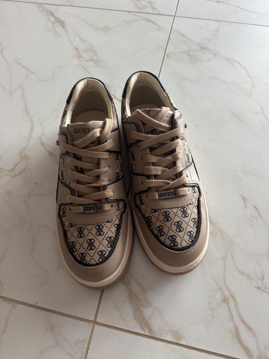 Кросівки унісекс Guess