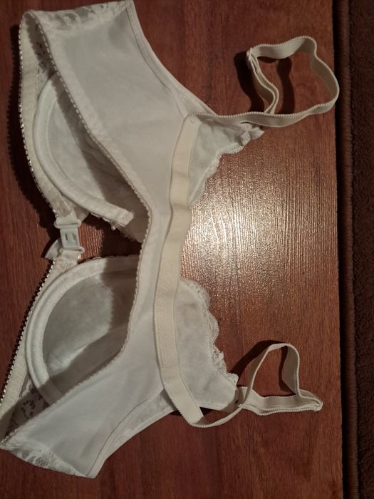 Zestaw 2 ozdobnych staników z aplikacją