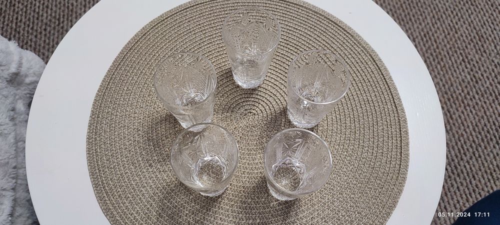 Кришталеві рюмки стакани