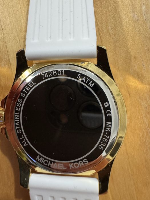 Relogio MK-7535 Everest dourado