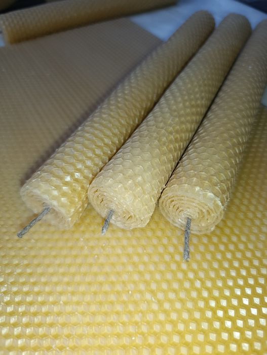 Свічка з натурального бджолиного воску ручної роботи