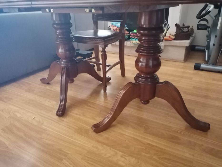 Mesa extensível de madeira