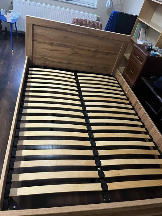 Sprzedaję łóżko 140x200