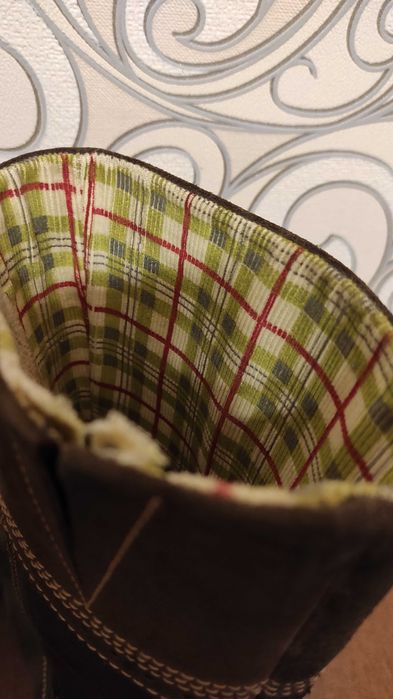 Демісезонні жіночі замшеві чоботи