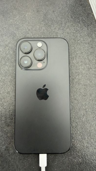 Iphone 14 pro 77% bateria