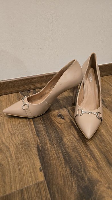 szpilki Ryłko estima 42 (27,5cm) skóra naturalna 
9S202_B2 Beżowy WC8