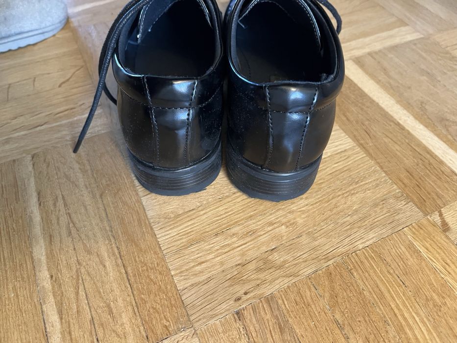 Buty pantofle chłopięce r. 35