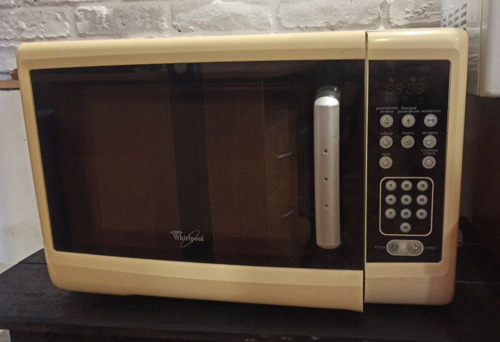 НВЧ з грилем Whirlpool MWO 607 WH