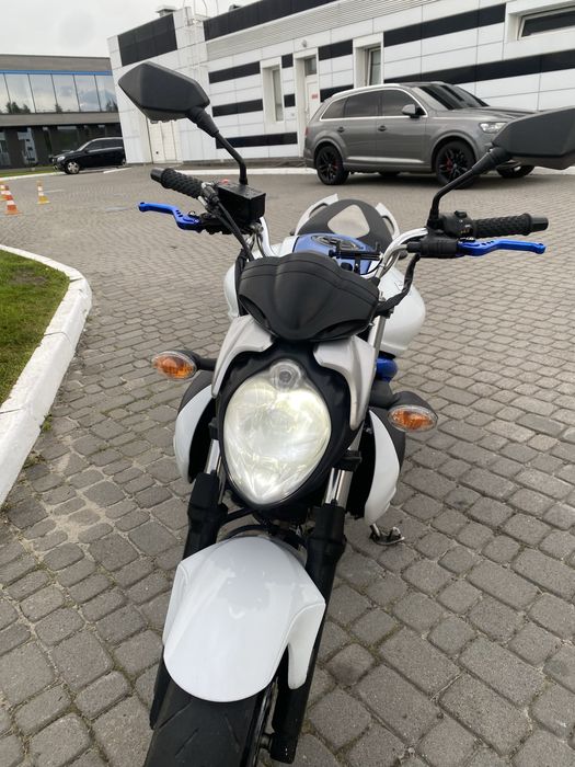 Suzuki gladius sfv650