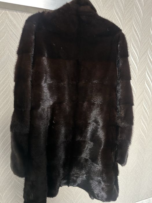Шуба норка класична а також жилетка з песця.