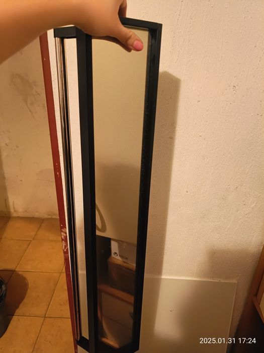 Półka łazienkowa z lustrem i wieszakiem