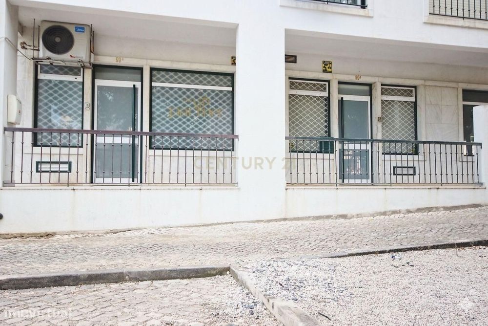 Loja  com 122 m2 em Outeiro de Polima