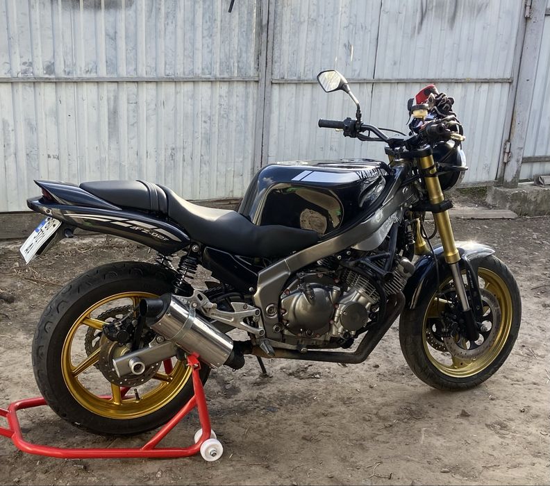 Yamaha FZX250 / 600cc / індивідуальний стріт