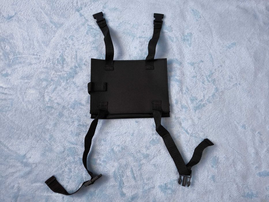 Чехол для планшета на спинку кресла автомобиля